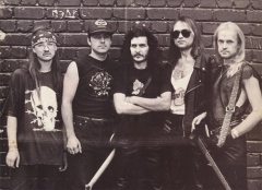 15 мая концерт рок-группы "Мономах" в клубе "Glastonberry pub"