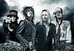 M&ouml;tley Cr&uuml;e