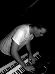 XS MICRO: John Heckle (LIVE, UK) @ RODNYA