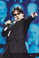 Александр Серов